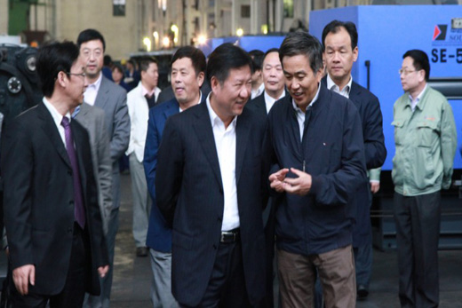 毛光烈副省長一行視察申達(dá)公司