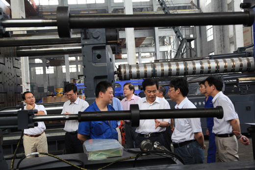 集團(tuán)公司領(lǐng)導(dǎo)高溫慰問一線員工