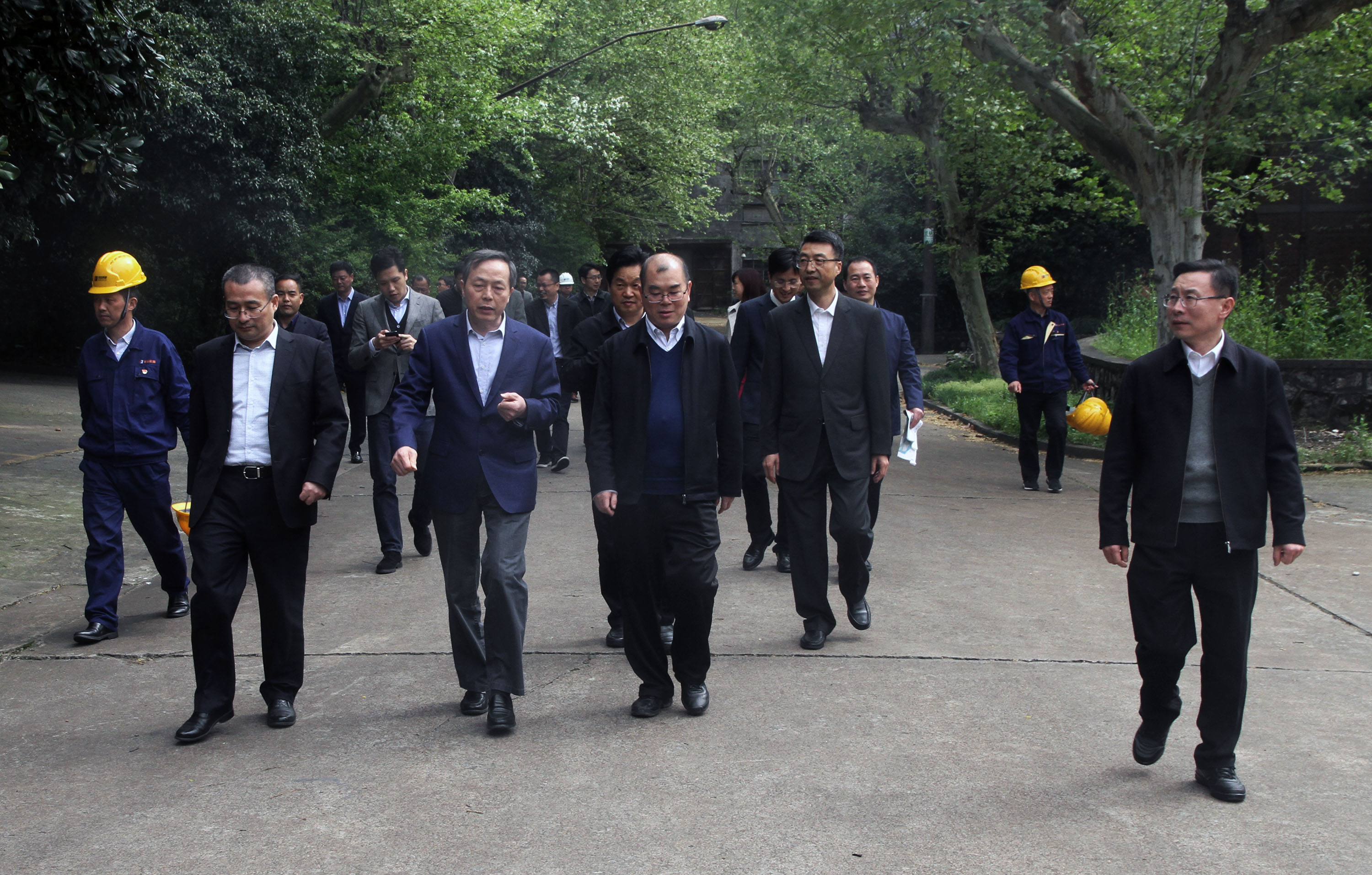 省委常委宣傳部朱國(guó)賢部長(zhǎng)調(diào)研省二輕集團(tuán)