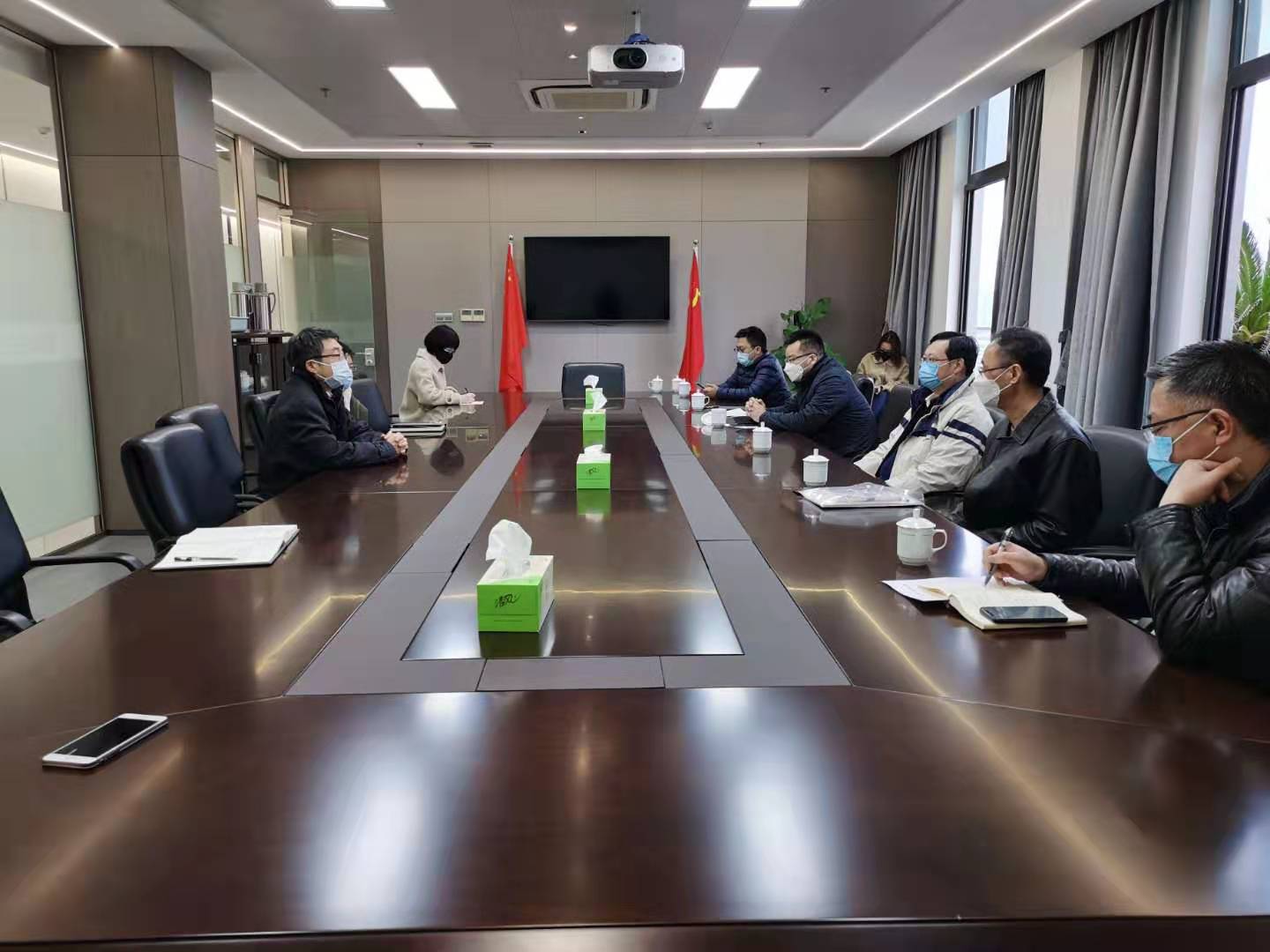 上城區(qū)區(qū)長(zhǎng)金承濤一行走訪二輕集團(tuán) 開(kāi)展“三服務(wù)”活動(dòng)