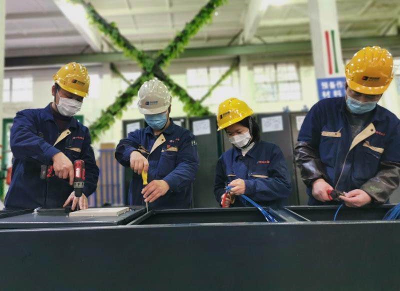 讓黨旗高高飄揚(yáng)在 “保產(chǎn)能、保搬遷”的主戰(zhàn)場(chǎng)上——裝配支部“保產(chǎn)能、保搬遷”主題黨日活動(dòng)側(cè)記