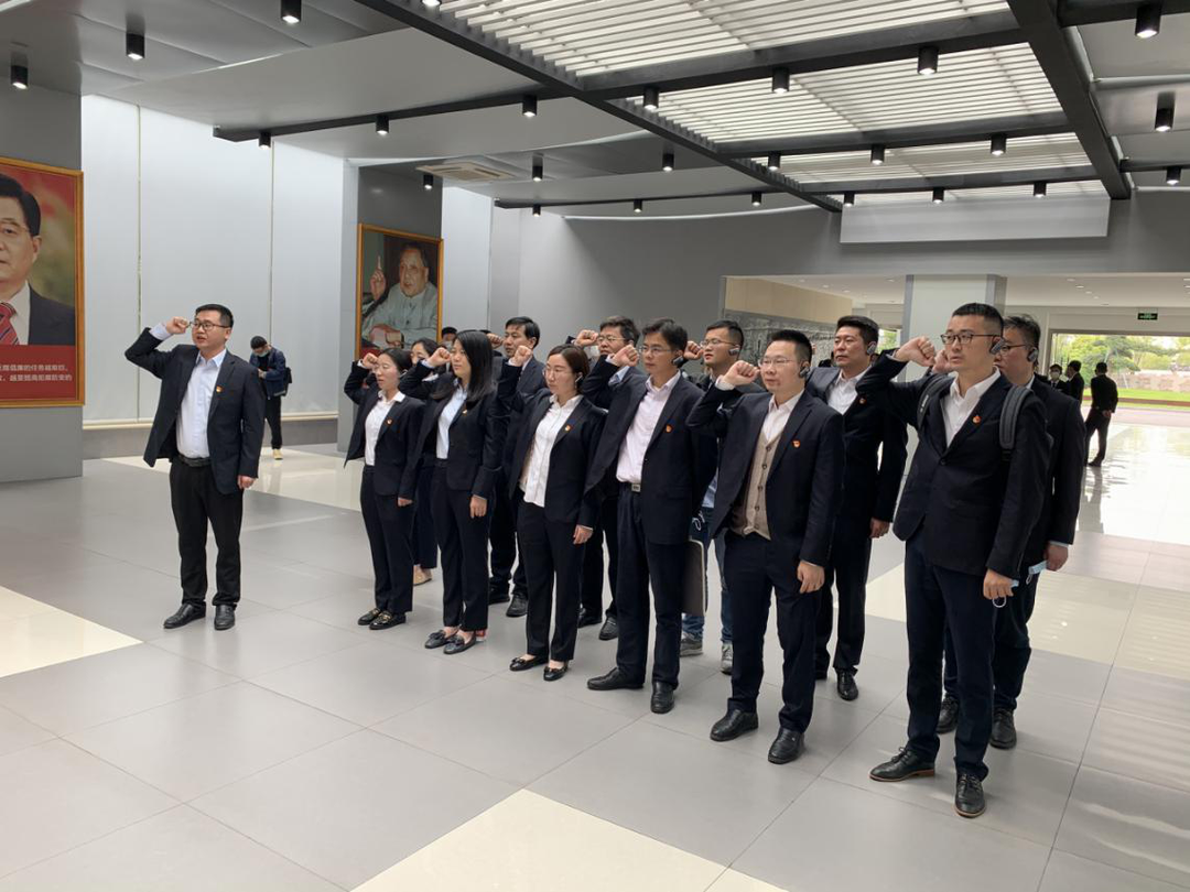 皮塑公司前往省法紀(jì)教育基地開展警示教育活動