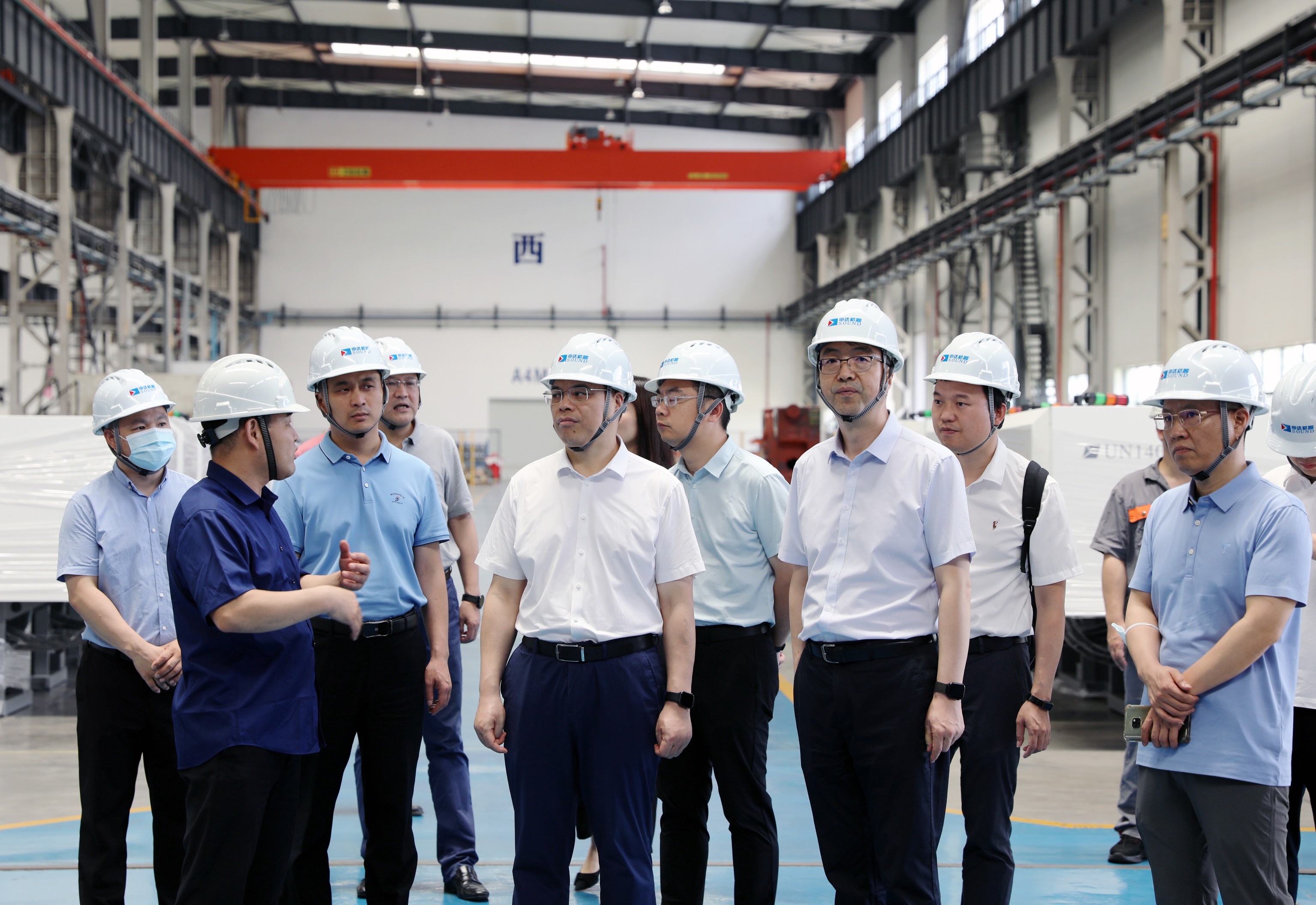 省經(jīng)信廳黨組成員、副廳長(zhǎng)葉健松一行赴申達(dá)機(jī)器公司開展調(diào)研和“三服務(wù)”