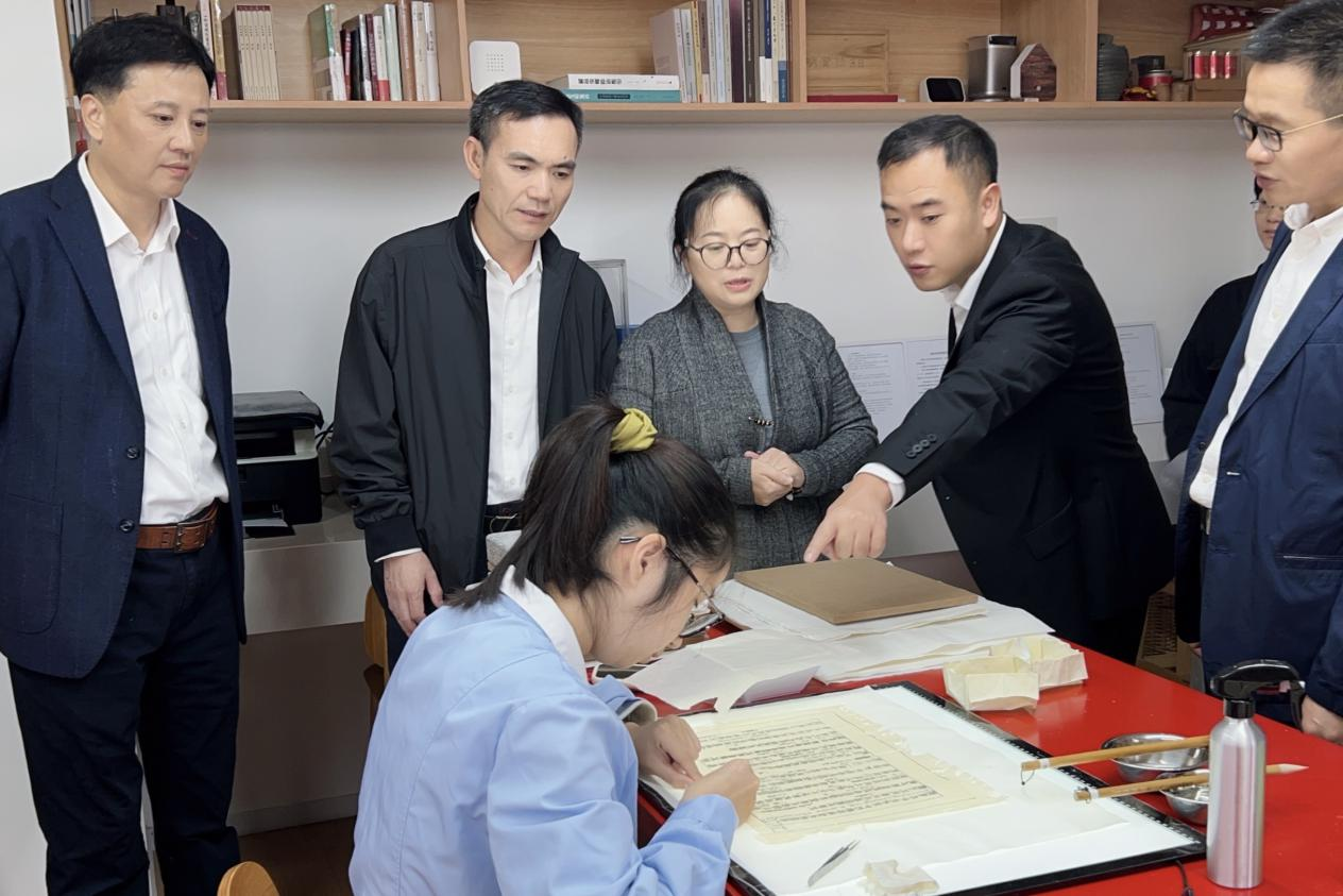 孫哲君一行赴良渚考察調(diào)研