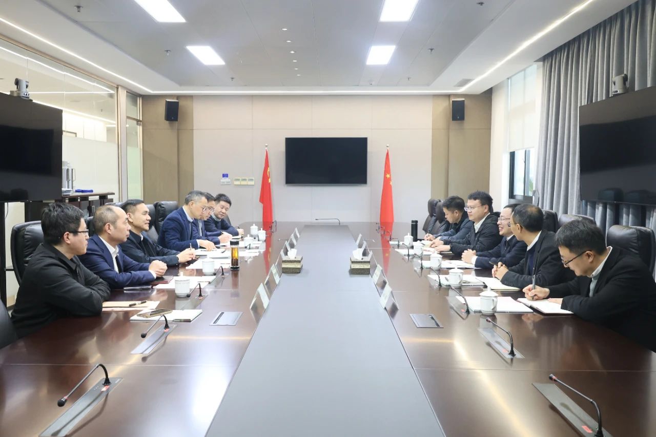 衢州市委常委、組織部長(zhǎng)王森洪一行到訪省二輕集團(tuán)